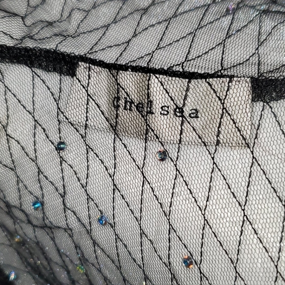 Mesh top with sparkle - Picture 4 of 6